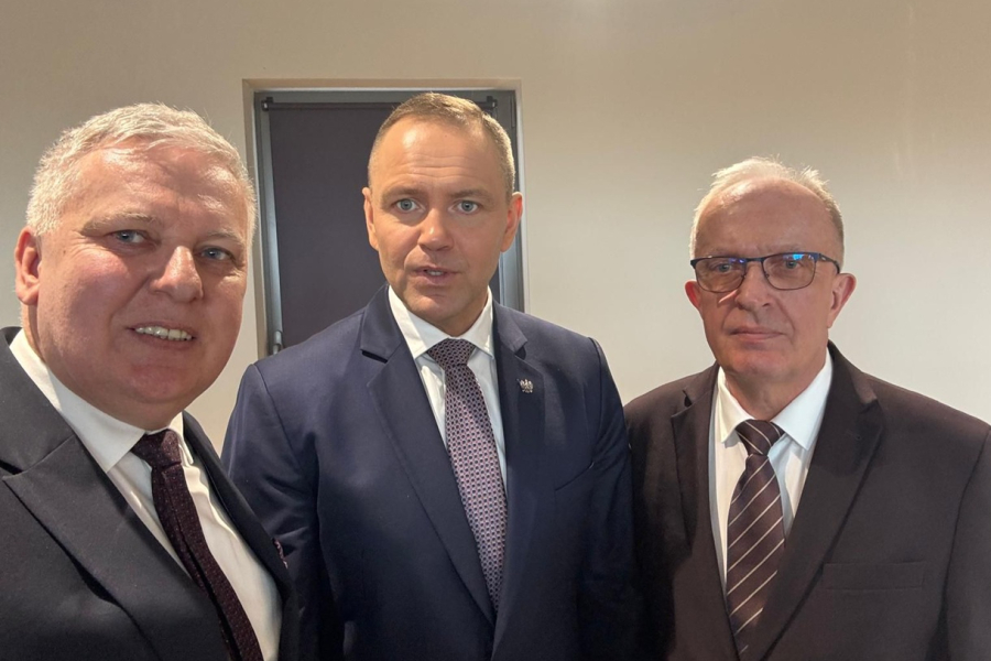 Poseł Tomasz Zieliński, prezydent Karol Nawrocki i starosta Henryk Karwan fot. FB