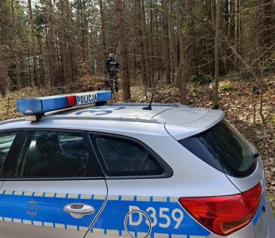 Szczęśliwy finał poszukiwań. 59-latka odnaleziona w lesie