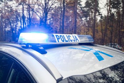 Potrącenie na parkingu w Tomaszowie Lubelskim. Kobieta trafiła do szpitala