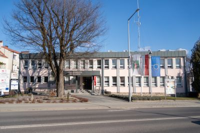 Tomaszów Lubelski: Miasto rozdaje flagi na majówkę