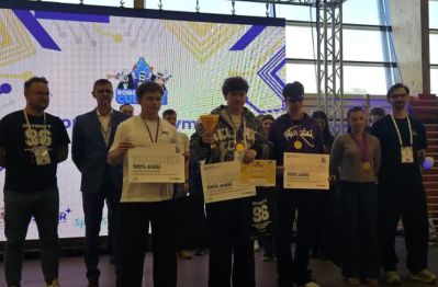 Uczniowie z Tomaszowa najlepsi w Polsce. Pojadą na światowy finał robotyki