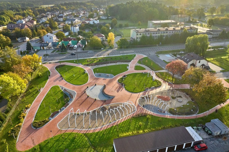 Park Miejski w Lubyczy Królewskiej zostanie doposażony w nowe elementy małej architektury. Fot. lubycza.pl