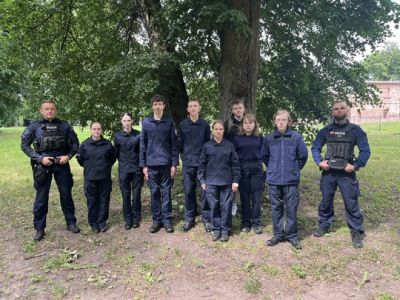 Kadeci z Łaszczowa w akcji. Policjanci pokazali im, jak wygląda interwencja
