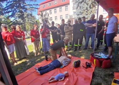 Pokazywali, jak ratować życie. Tomaszów dołączył do Krajowego Treningu Pierwszej Pomocy