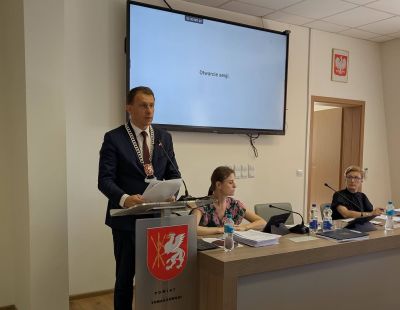 Zarząd Powiatu Tomaszowskiego z wotum zaufania i absolutorium