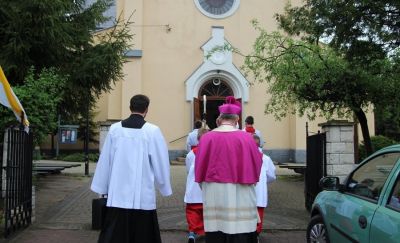 Zmiany księży w Tomaszowie i okolicach. Wiadomo, kto odchodzi i kto przyjdzie