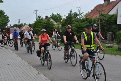 Rodzinny peleton przejechał przez gminę Lubycza Królewska [ZDJĘCIA]