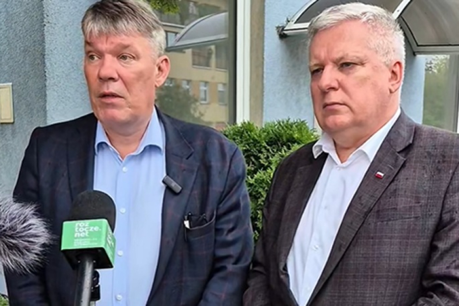 Dariusz Gałecki i Tomasz Zieliński podczas konferencji prasowej w Hrubieszowie. Fot. kadr z nagrania Tomasza Zielińskiego