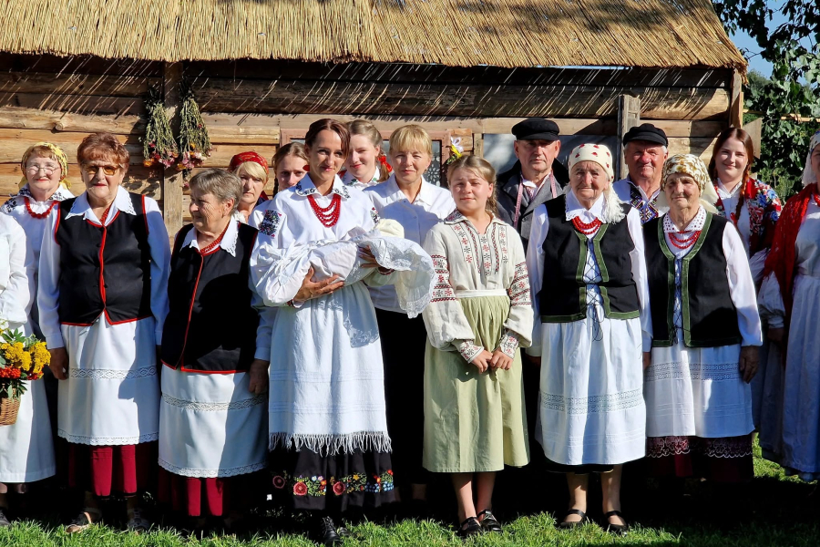 fot. Biblioteka Komunalna z siedzibą w Majdanie Górnym / Różowa Walizka