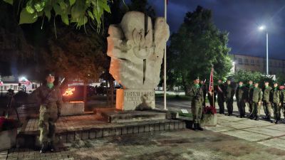 O 4:45 oddali hołd ofiarom wojny. Tomaszów uczcił rocznicę wybuchu II wojny światowej [FOTO]