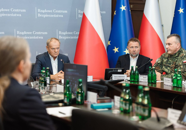 Niedzielna odprawa w Rządowym Centrum Bezpieczeństwa dotycząca sytuacji przy polsko-ukraińskiej granicy. fot. MSWiA