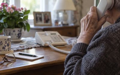 „Mamo, proszę pomóż mi”. 80-latka straciła 85 tys. zł