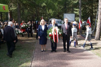 Na Cmentarzu Wojennym w Łosińcu zabrzmiał Apel Poległych [ZDJĘCIA]