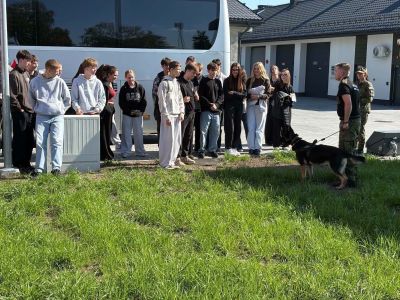Uczniowie I LO poznali pracę Straży Granicznej w Ulhówku [ZDJĘCIA]